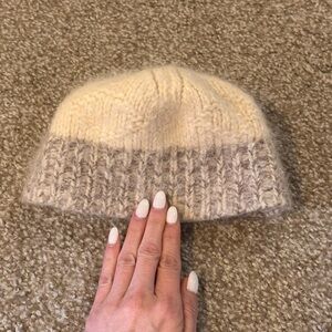 American Eagle Outfitters Cream Knit Fuzzy Beanie